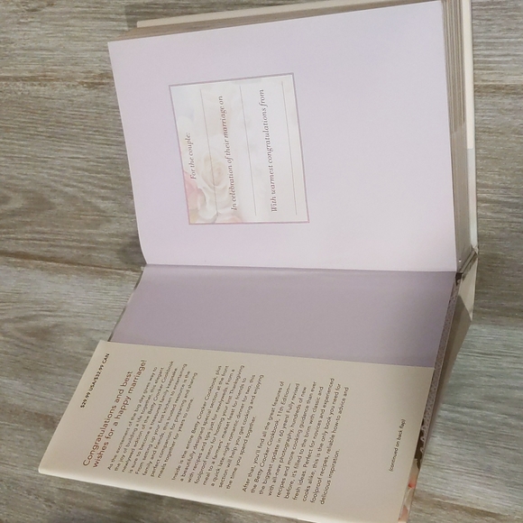 Betty crocker cookbook newlywed addition. Like new. ISBN 978-1118-072233 - Picture 3 of 4